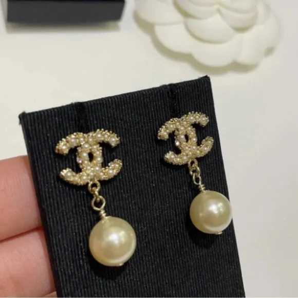 Elegant Gold and Pearl Drop Earrings - Picture 7 of 8